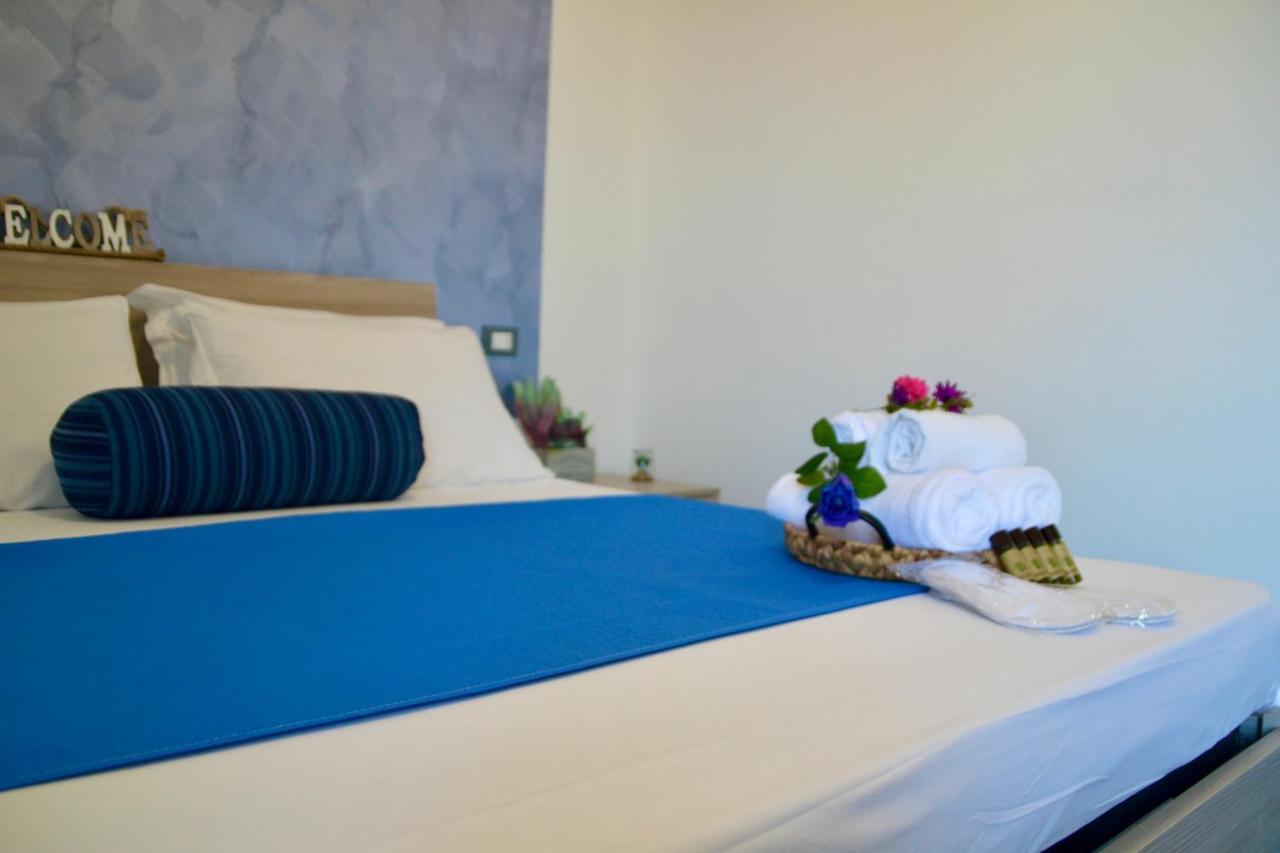 Paradise 500m Dal Mare In Estate Servizio Navetta Per Centro Bed and breakfast