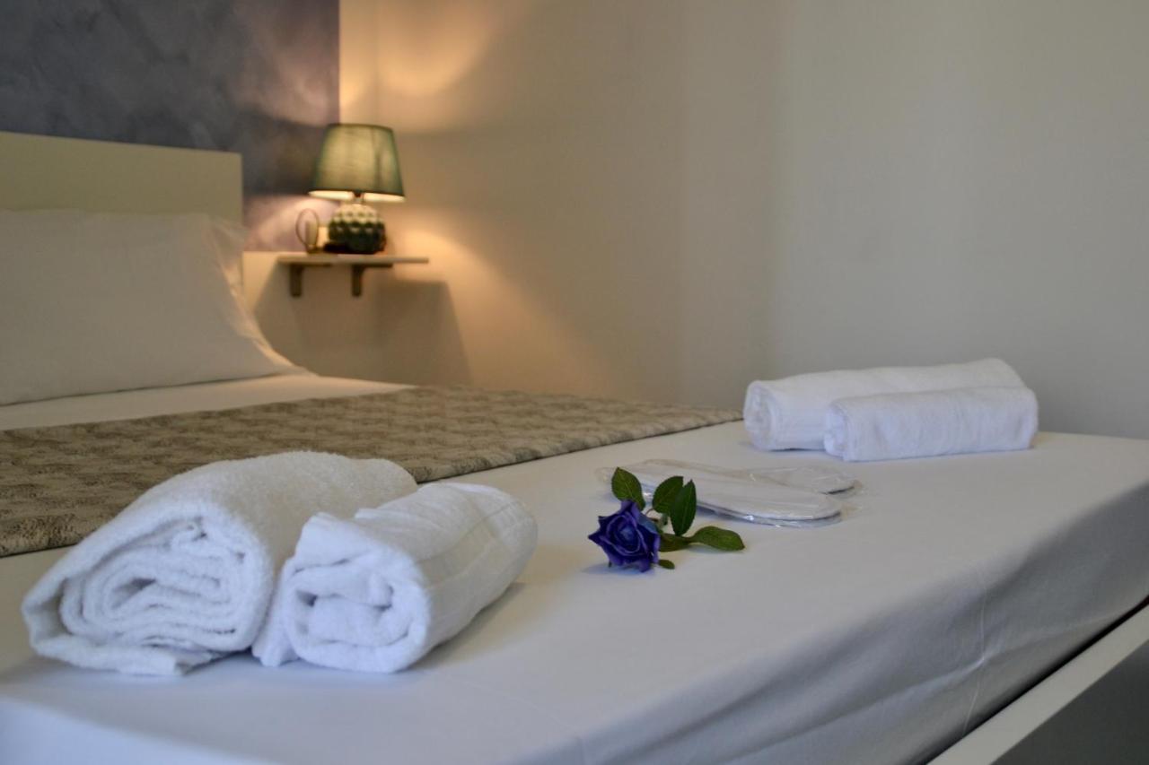 Paradise 500m Dal Mare In Estate Servizio Navetta Per Centro Bed and breakfast